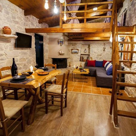 Aristidis'S Plouti Moires Pension Buitenkant foto