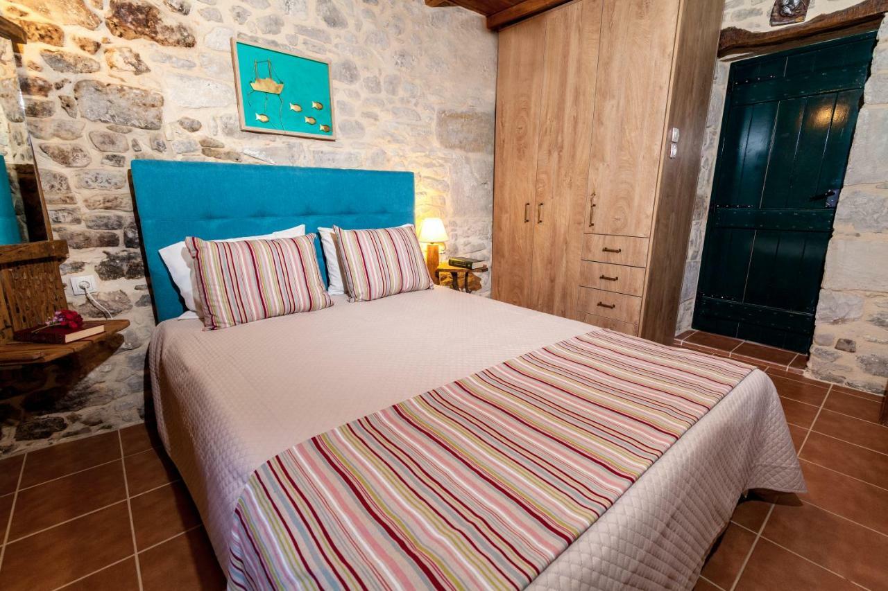 Aristidis'S Plouti Moires Pension Buitenkant foto