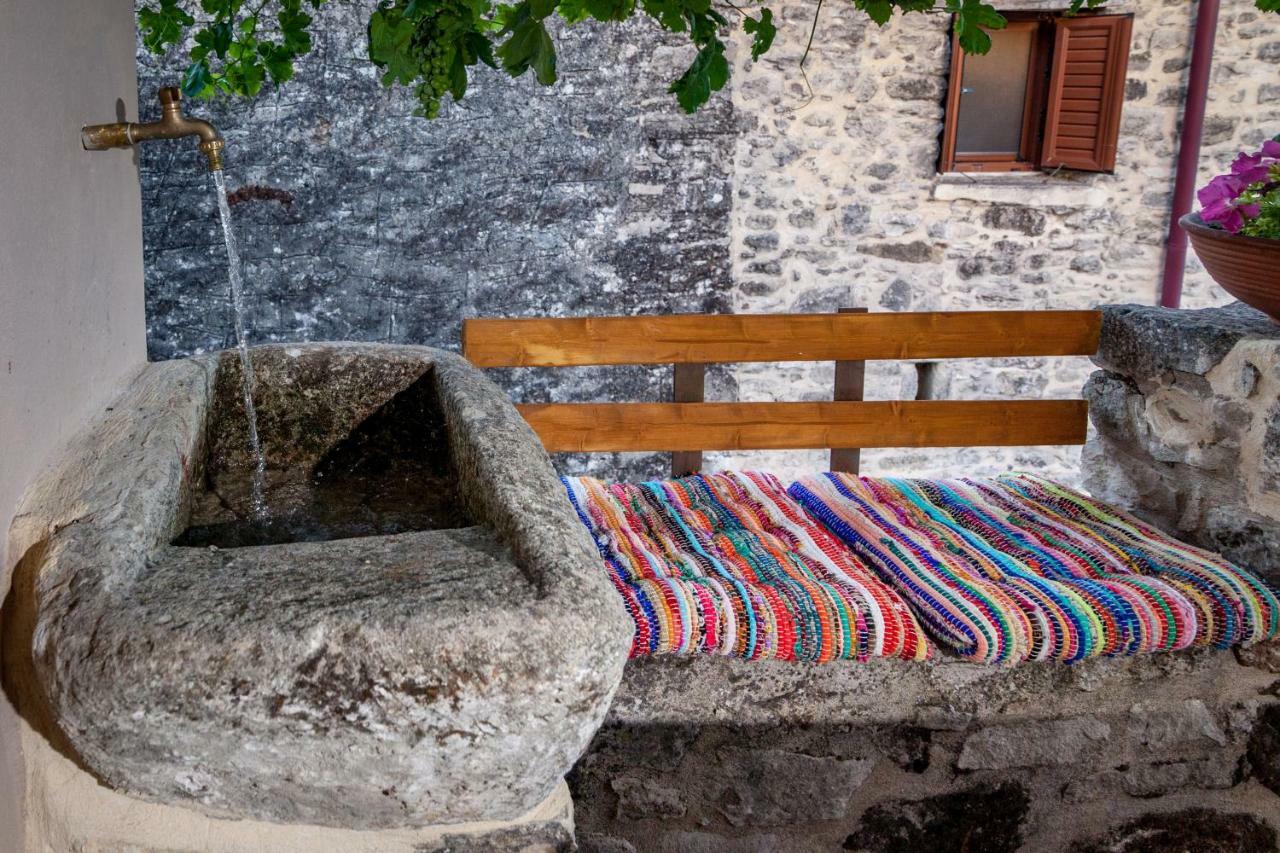 Aristidis'S Plouti Moires Pension Buitenkant foto