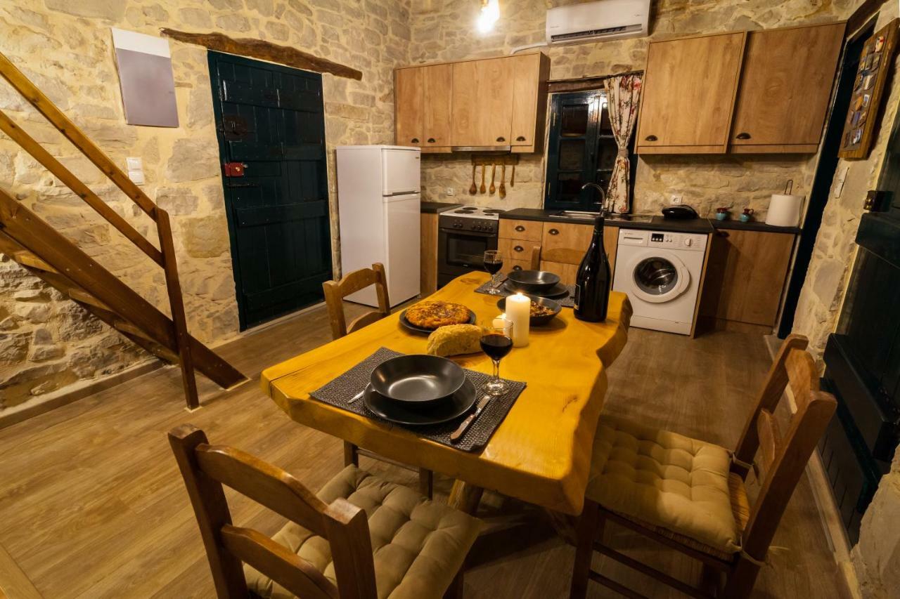 Aristidis'S Plouti Moires Pension Buitenkant foto